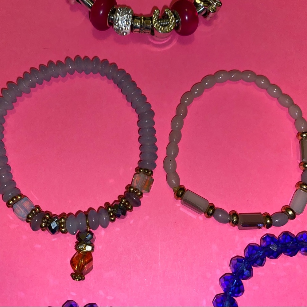 Six bracelets - Picture 4 of 8